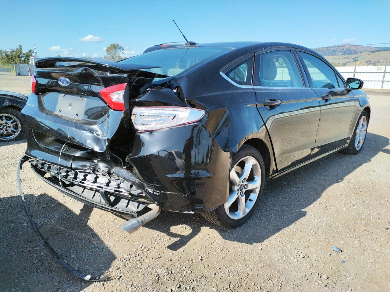 Photo 4 from auction – 2016 FORD FUSION S with VIN 3FA6P0G76GR291547