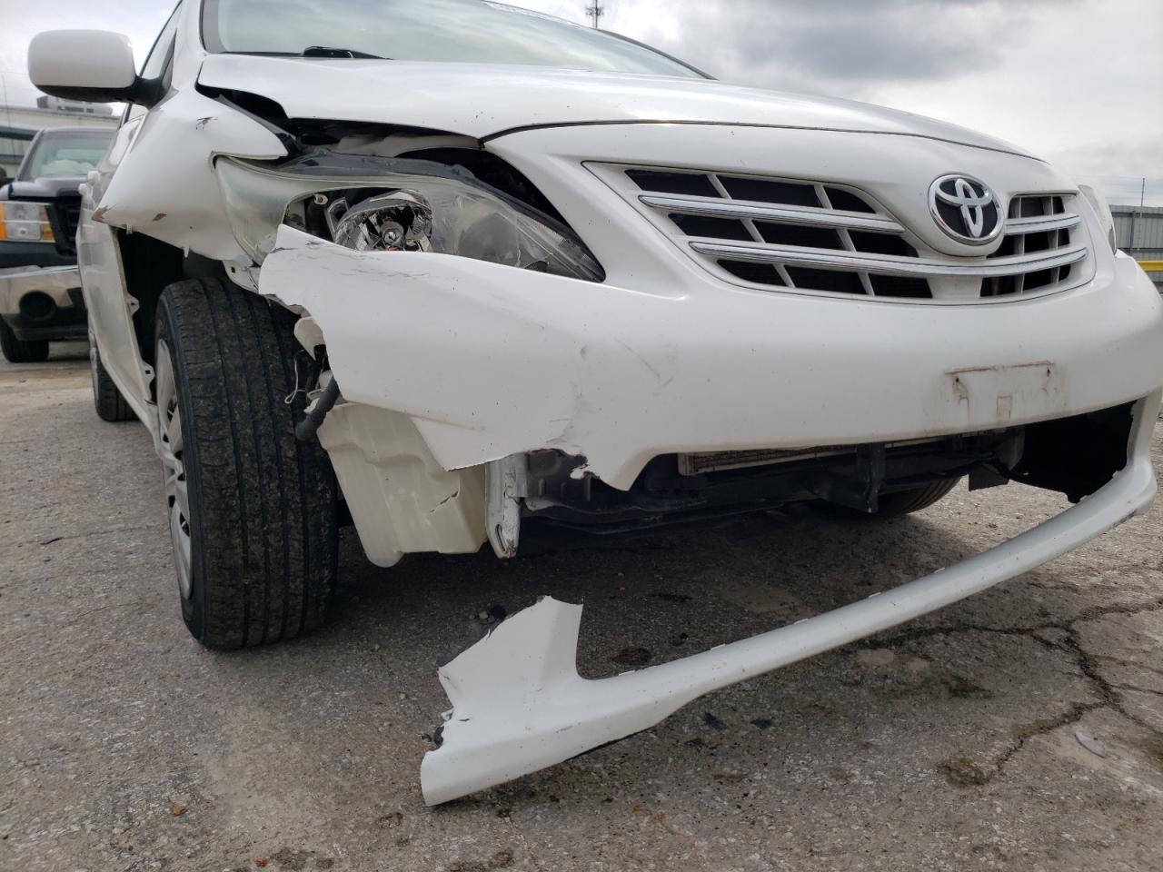 Photo 9 from auction – 2013 TOYOTA COROLLA with VIN 2T1BU4EE3DC027679