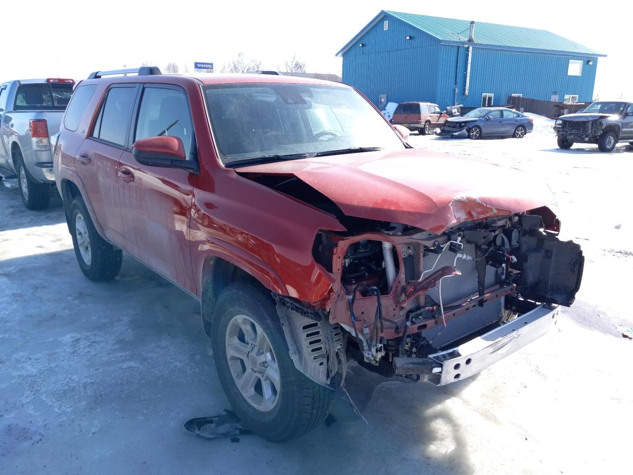 TOYOTA 4RUNNER SR 2022 with VIN JTEMU5JR1N6025862 - Photo from auction
