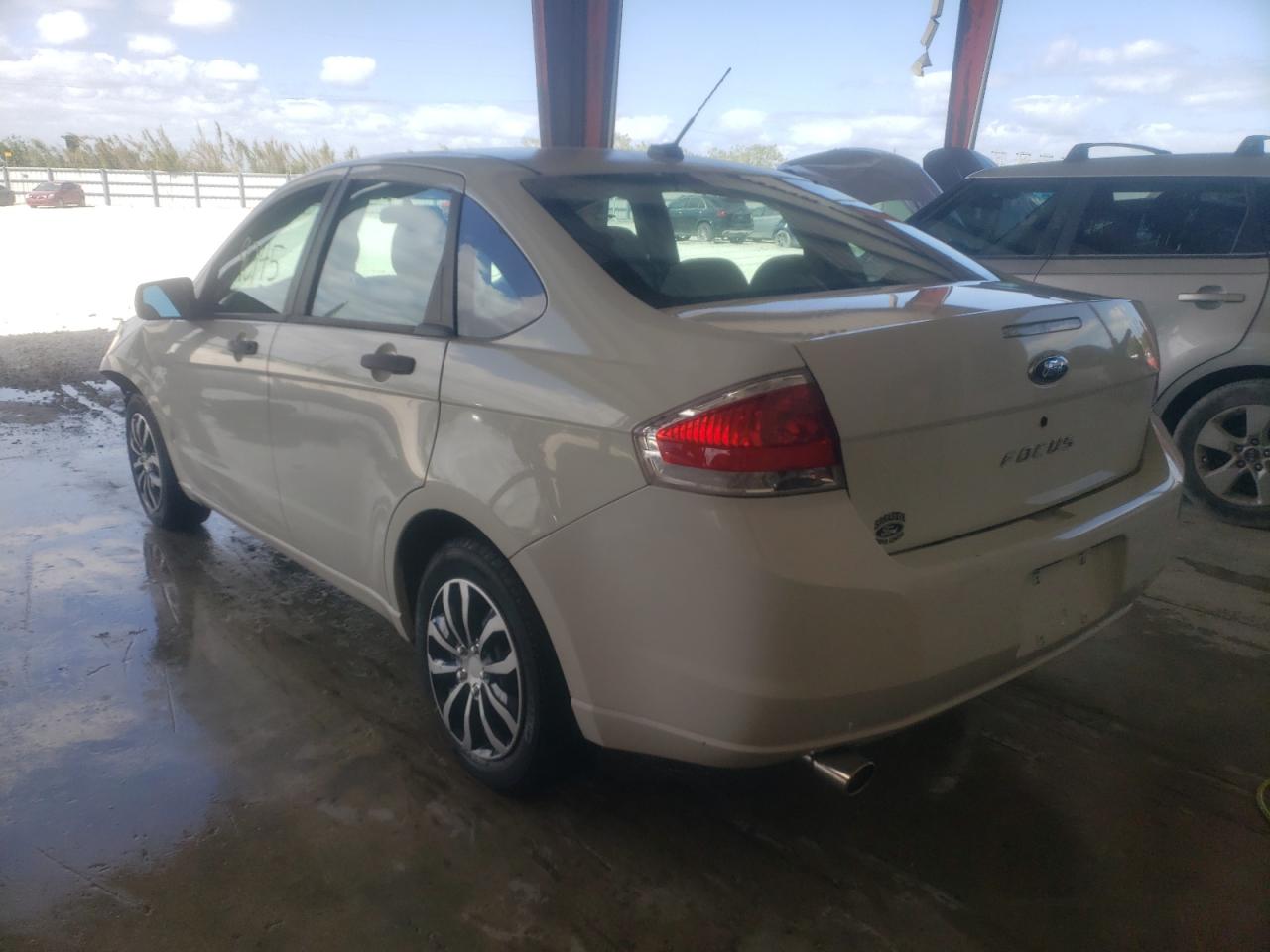 Photo 3 from auction – 2009 FORD FOCUS S with VIN 1FAHP34N19W196388