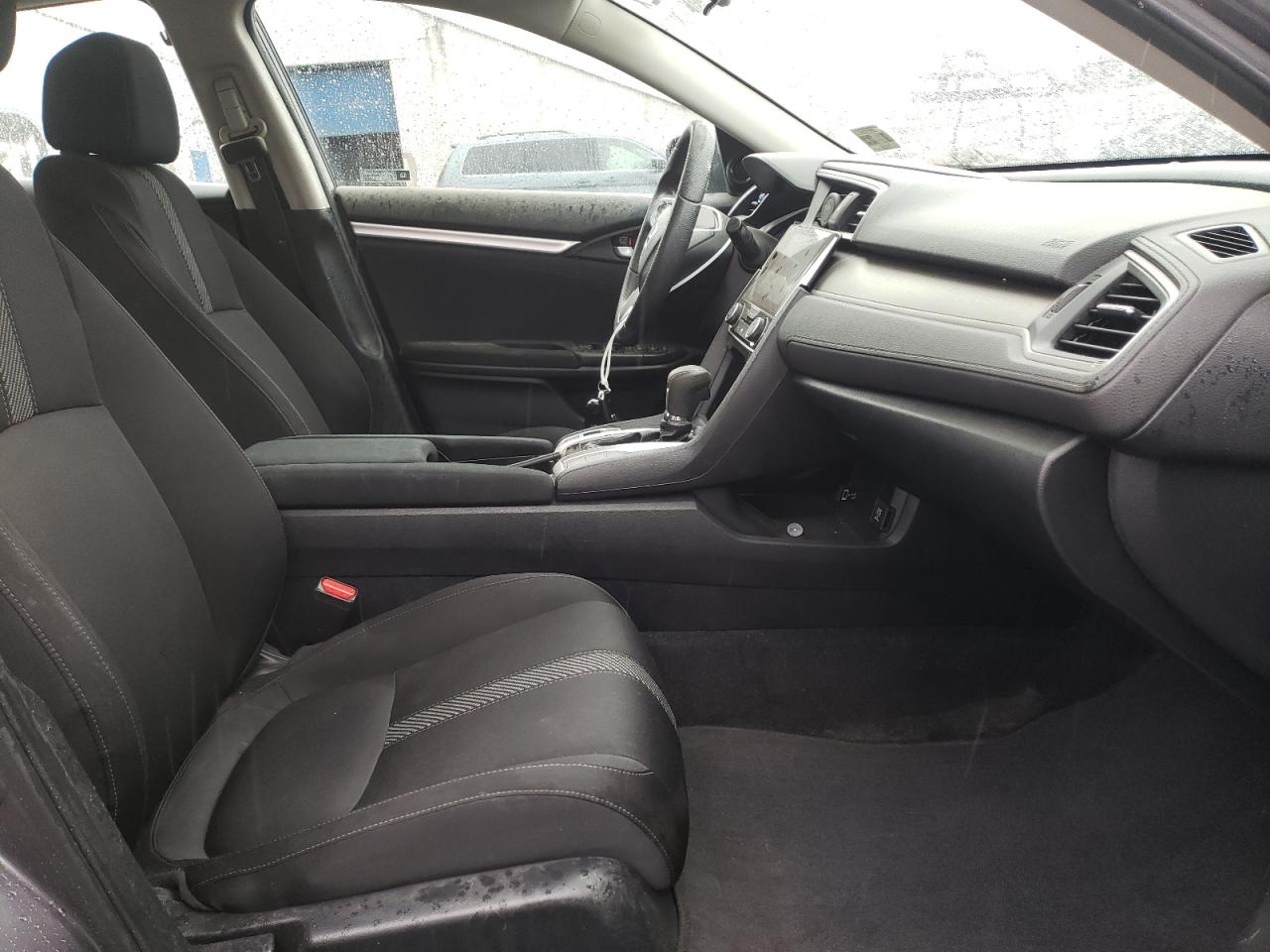 Photo 19 from auction – 2017 HONDA CIVIC EX with VIN 19XFC1F32HE201829