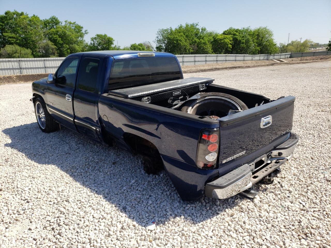 Photo 3 from auction – 2000 CHEVROLET SILVERADO with VIN 2GCEC19T9Y1408724