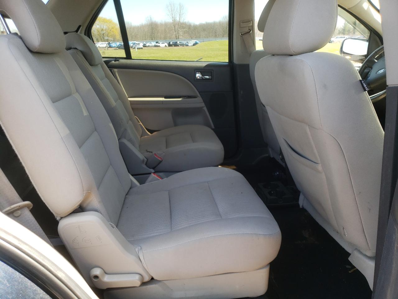 Photo 6 from auction – 2008 FORD TAURUS X S with VIN 1FMDK02W08GA02052