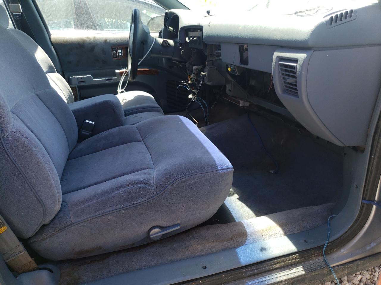 Photo 5 from auction – 1995 CHEVROLET CAPRICE CL with VIN 1G1BL52W2SR148477