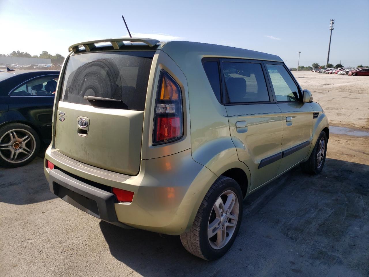 Снимка 4 от търг – 2010 KIA SOUL + с VIN KNDJT2A28A7189450