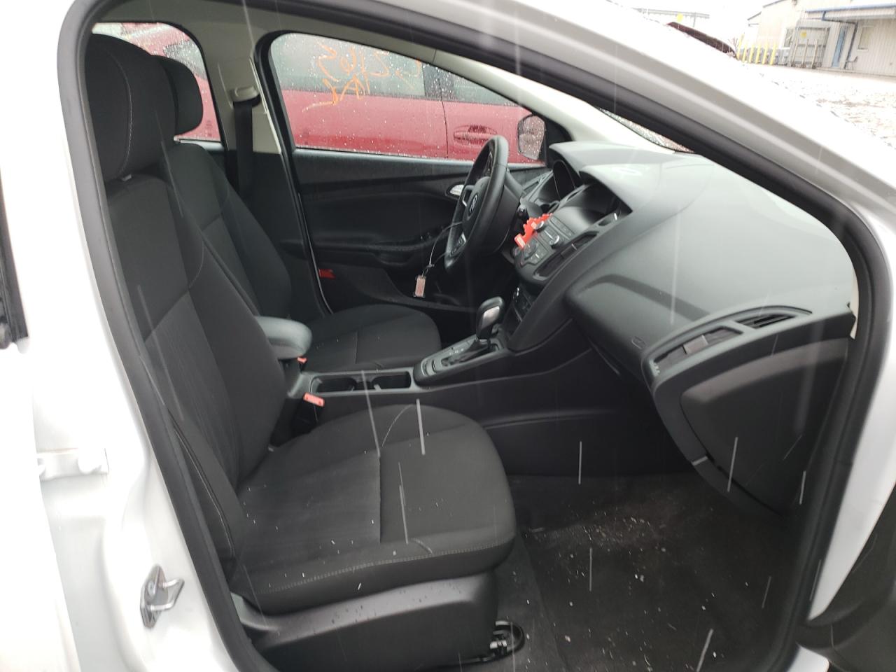 Photo 5 from auction – 2018 FORD FOCUS SE with VIN 1FADP3K20JL304674