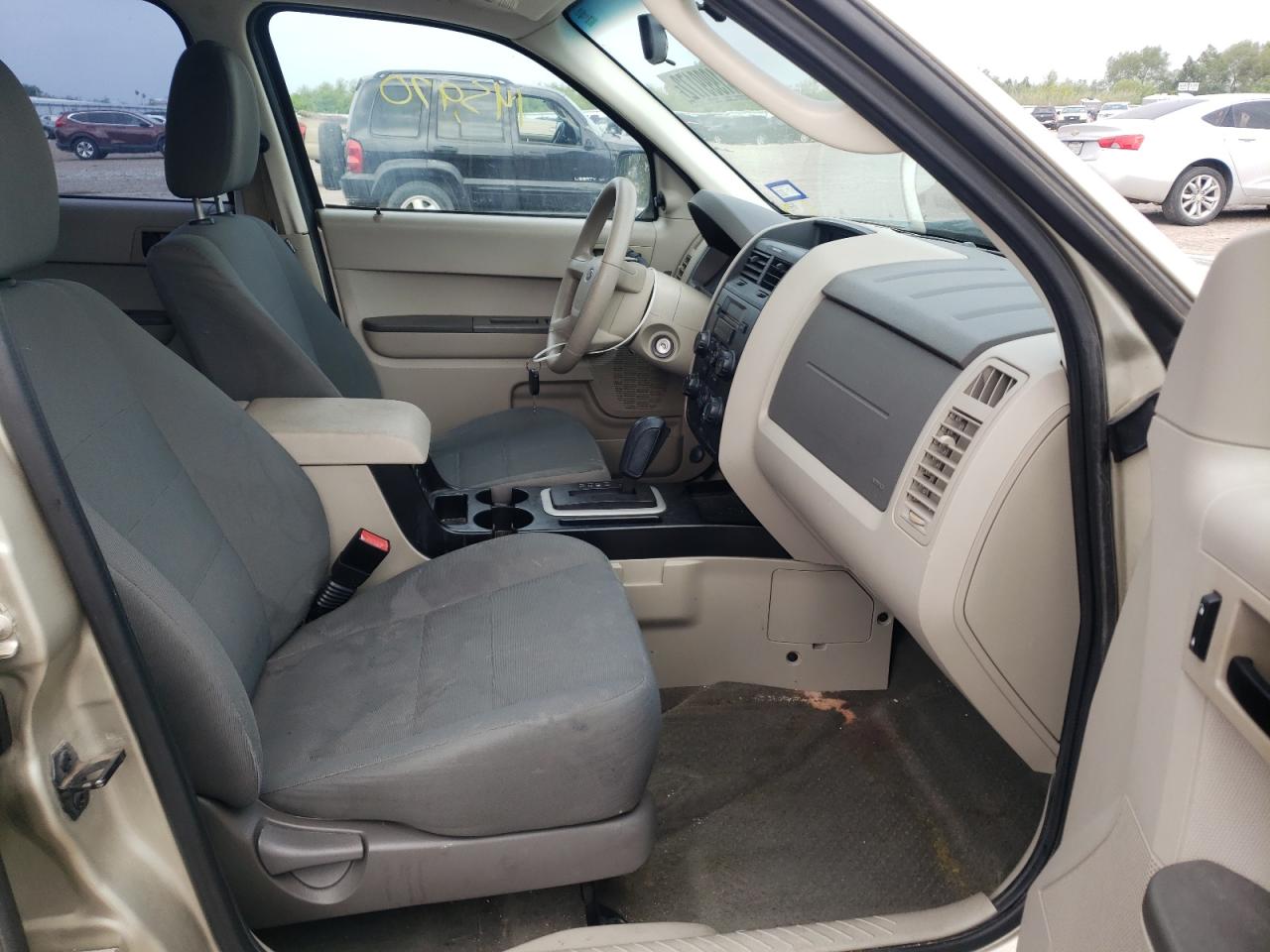 Photo 5 from auction – 2010 FORD ESCAPE XLS with VIN 1FMCU0C72AKD32498