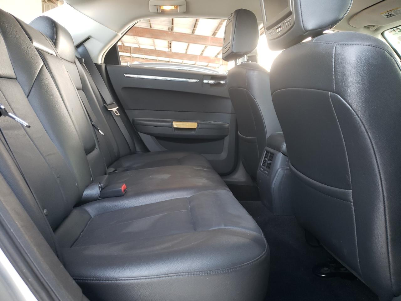 Photo 6 from auction – 2008 CHRYSLER 300 LIMITE with VIN 2C3KA33G38H139163