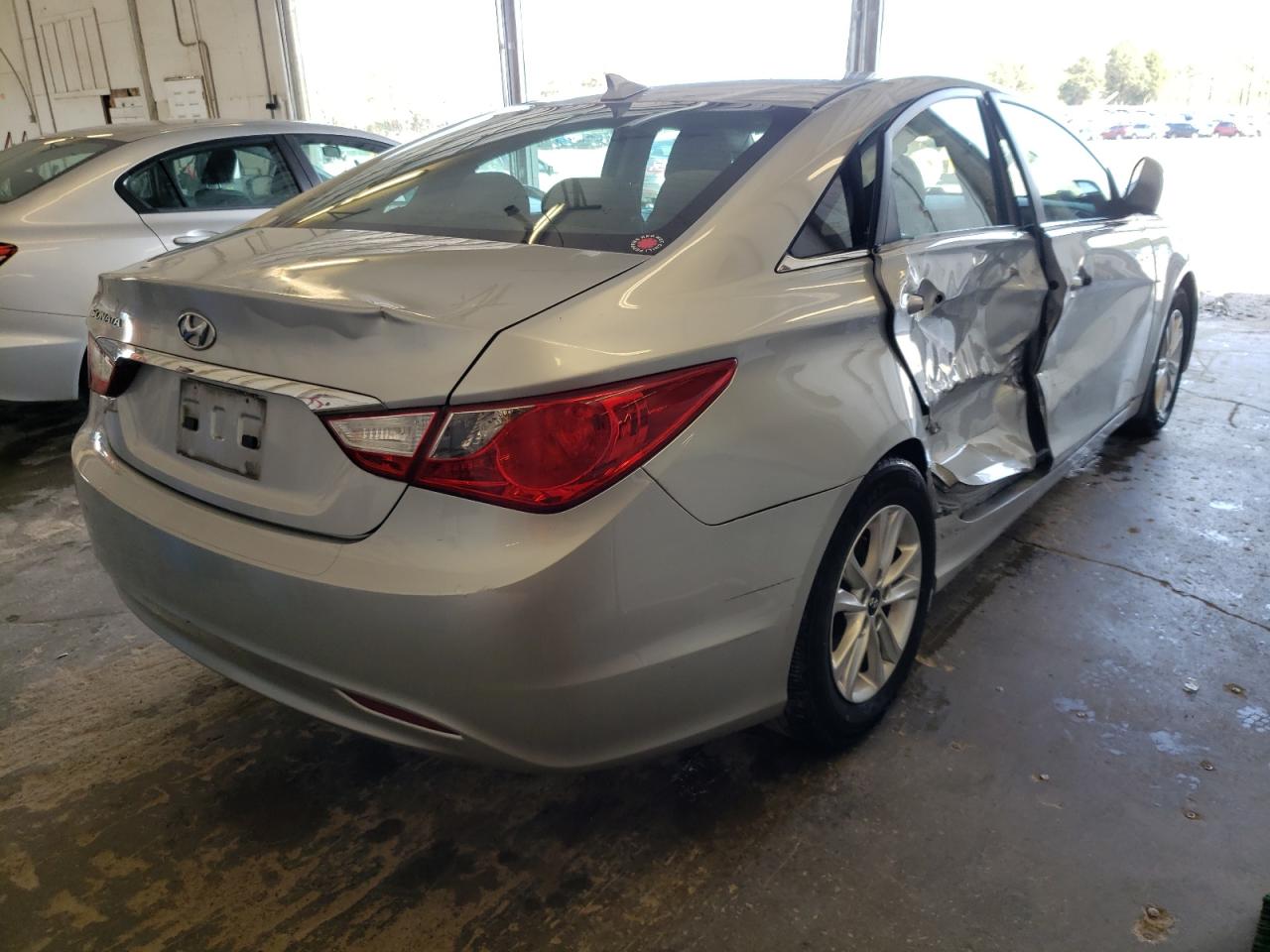 Photo 4 from auction – 2013 HYUNDAI SONATA GLS with VIN 5NPEB4AC0DH810334