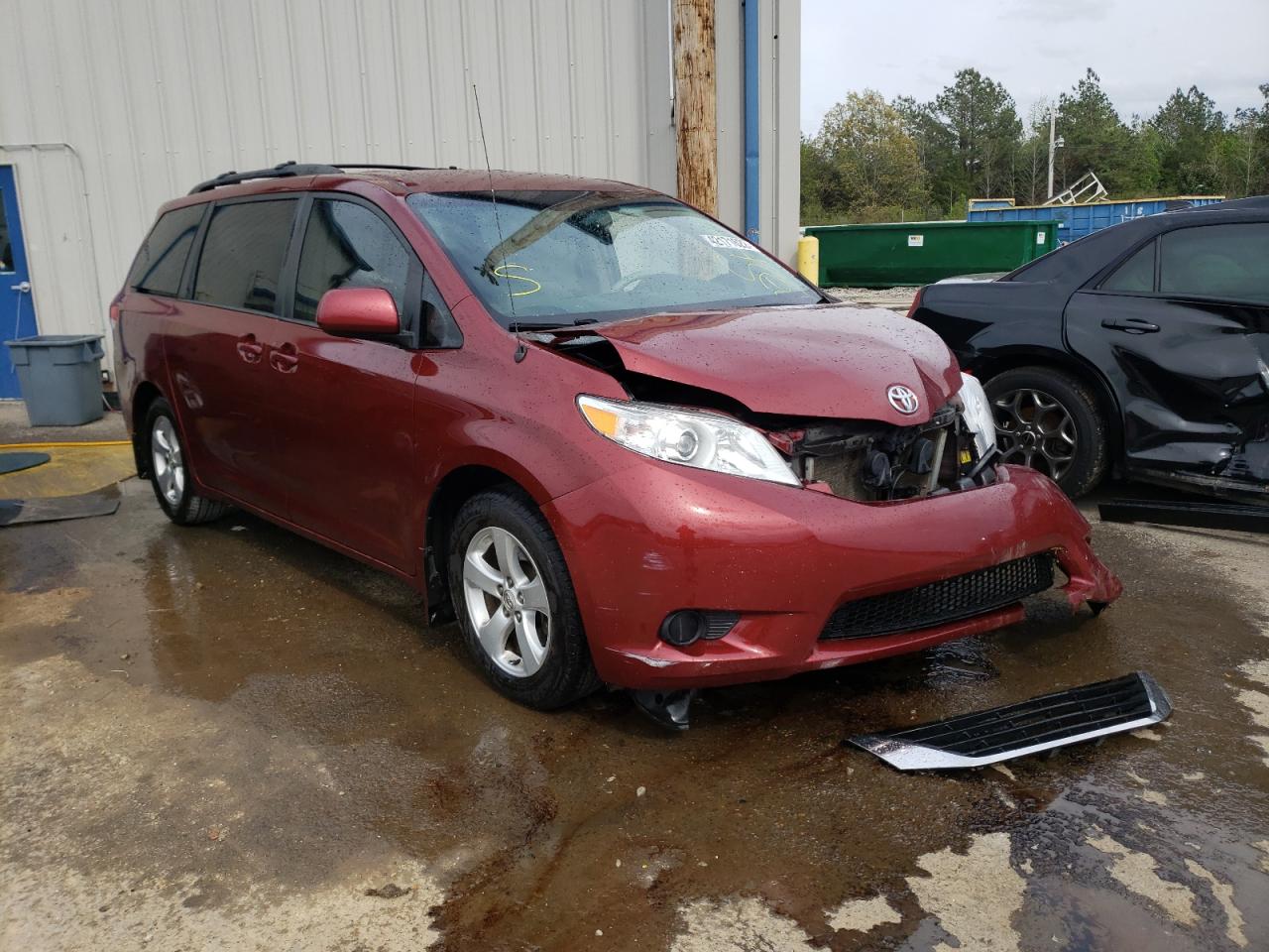 TOYOTA SIENNA LE 2011 with VIN 5TDKK3DC9BS155008 - Photo from auction