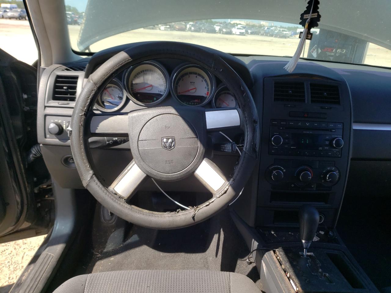 Photo 9 from auction – 2008 DODGE CHARGER with VIN 2B3KA43R58H257140