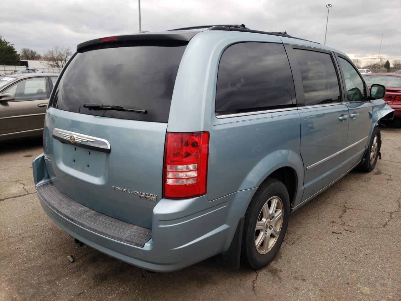 Photo 4 from auction – 2010 CHRYSLER TOWN & COU with VIN 2A4RR8DX5AR392638