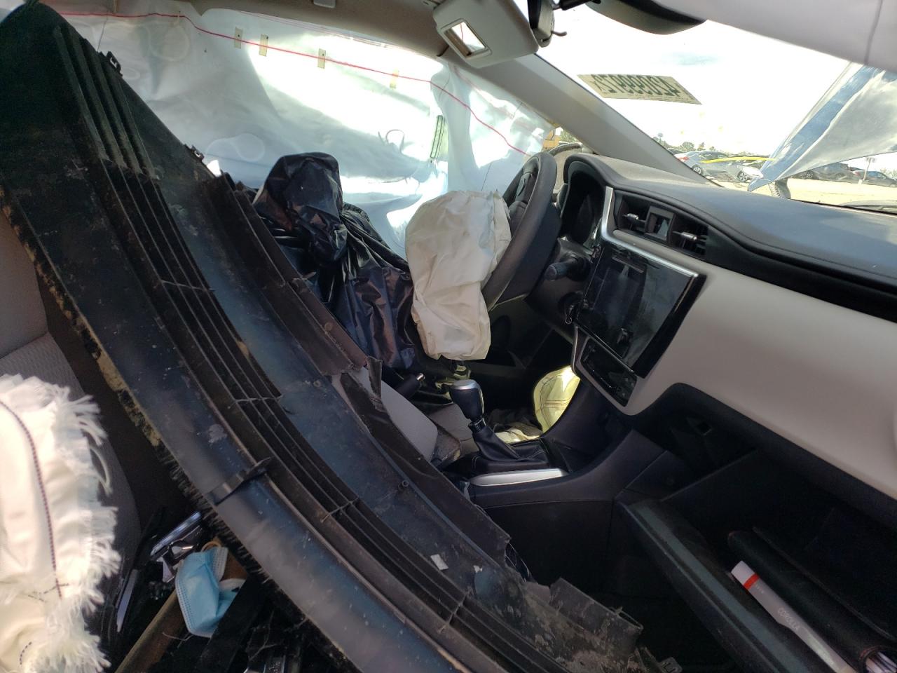 Photo 5 from auction – 2018 TOYOTA COROLLA L with VIN 2T1BURHE3JC036743