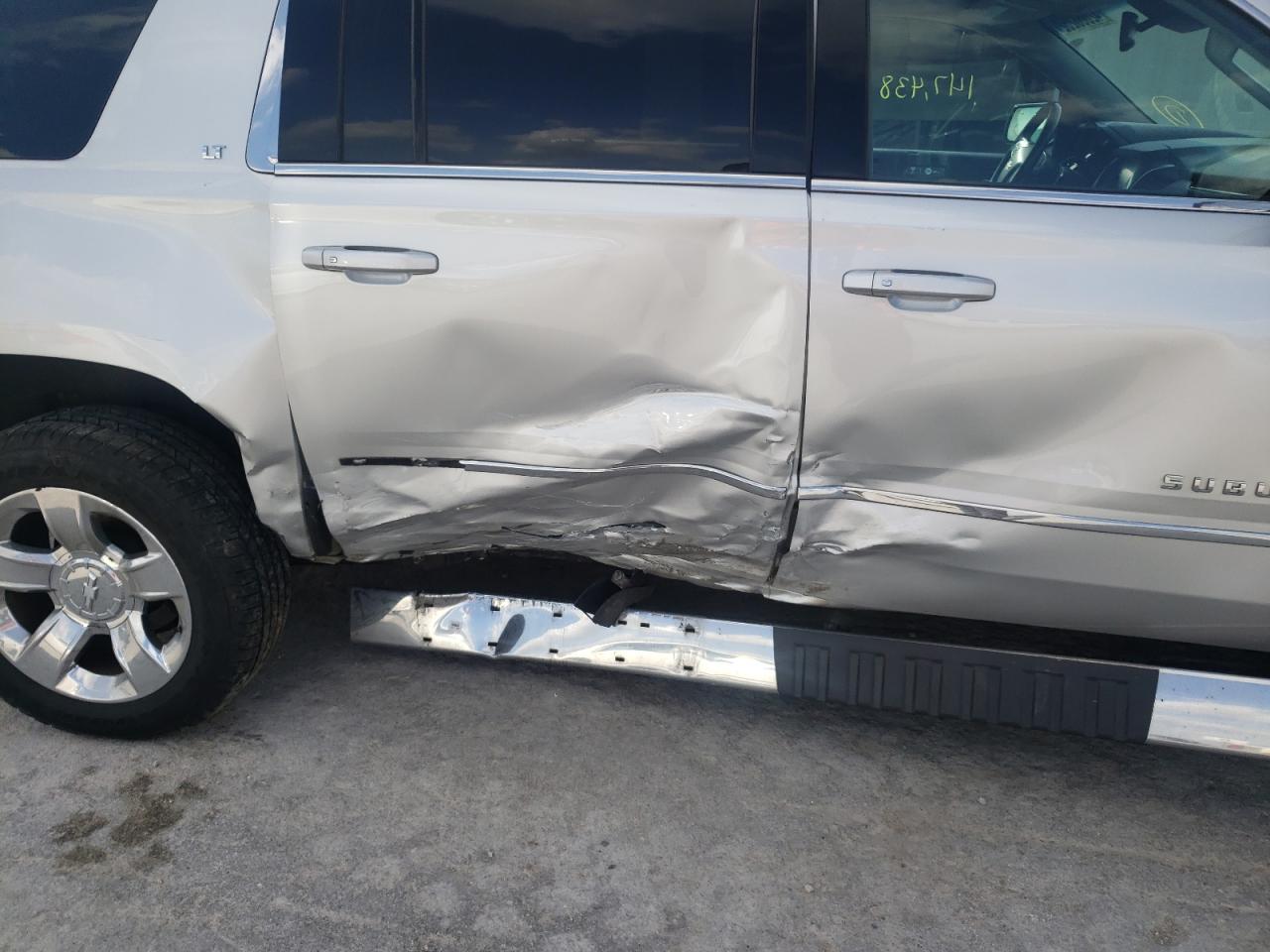 Photo 9 from auction – 2016 CHEVROLET SUBURBAN K with VIN 1GNSKHKC4GR478427