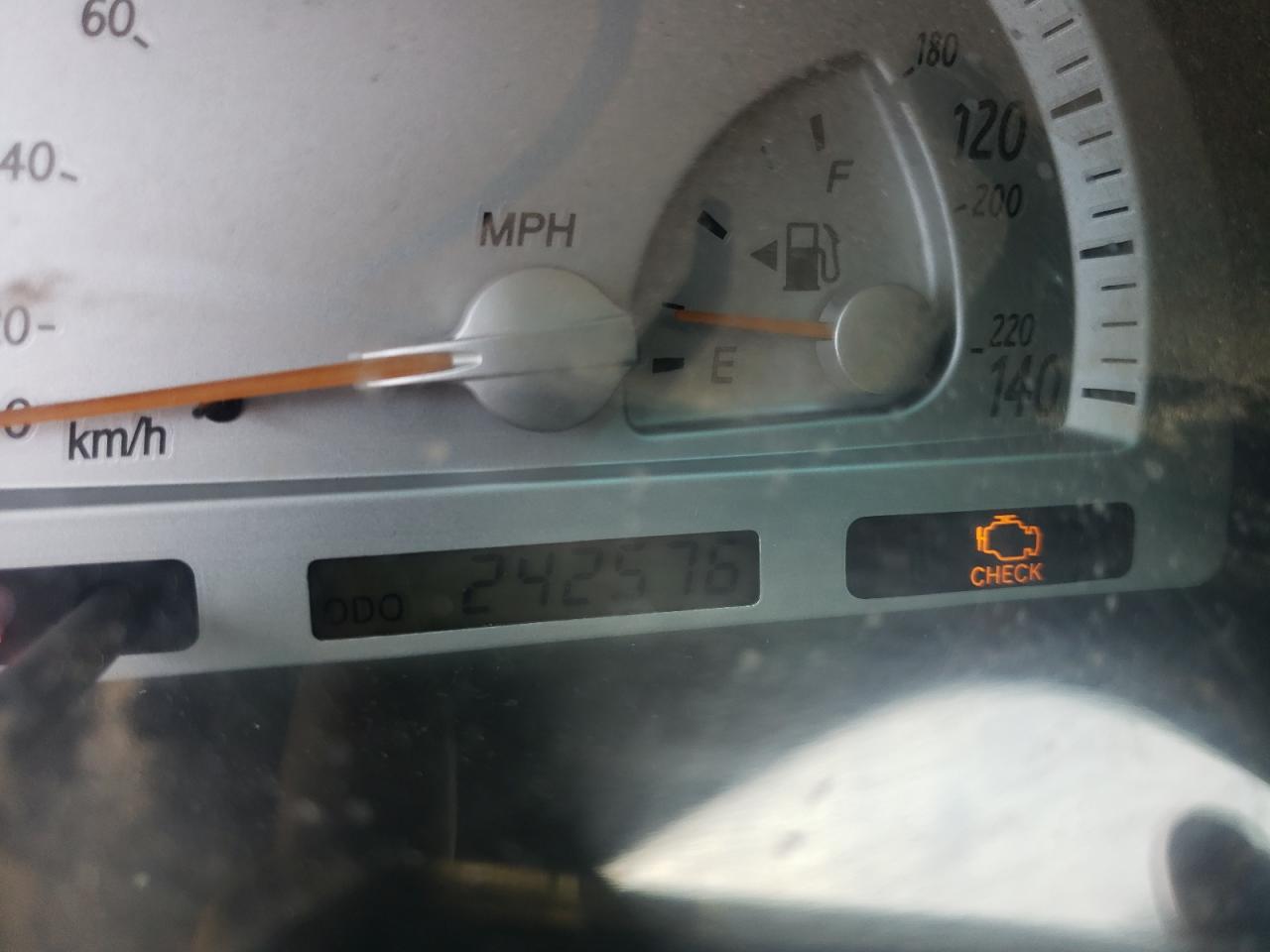 Photo 8 from auction – 2003 TOYOTA CAMRY LE with VIN 4T1BE32K53U743482