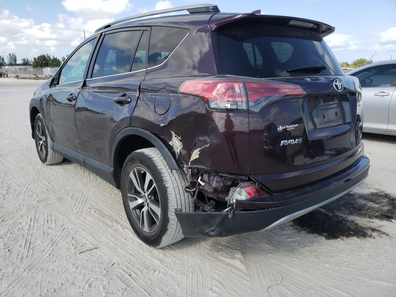 Photo 3 from auction – 2017 TOYOTA RAV4 XLE with VIN 2T3WFREV4HW371705