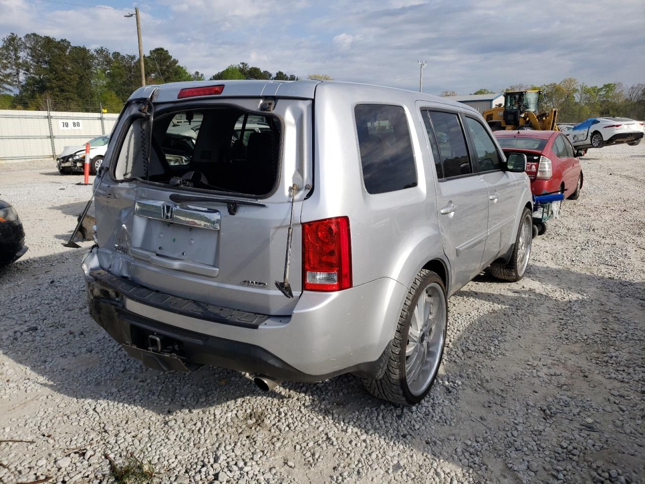 Photo 4 from auction – 2015 HONDA PILOT 4X4 with VIN 5FNYF4H50FB048598