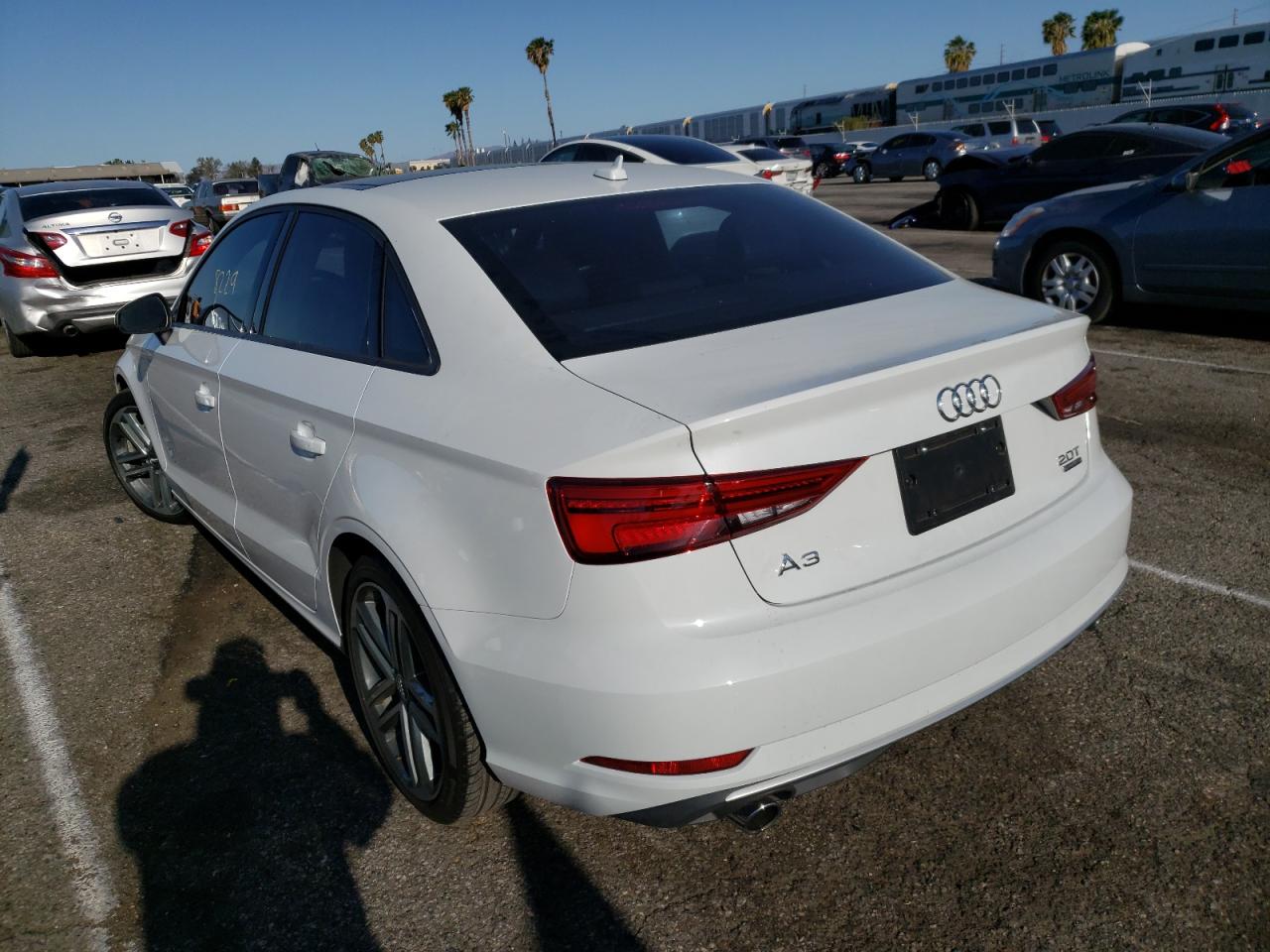 Foto 3 de la subasta – 2018 AUDI A3 PREMIUM con VIN WAUB8GFF7J1070741