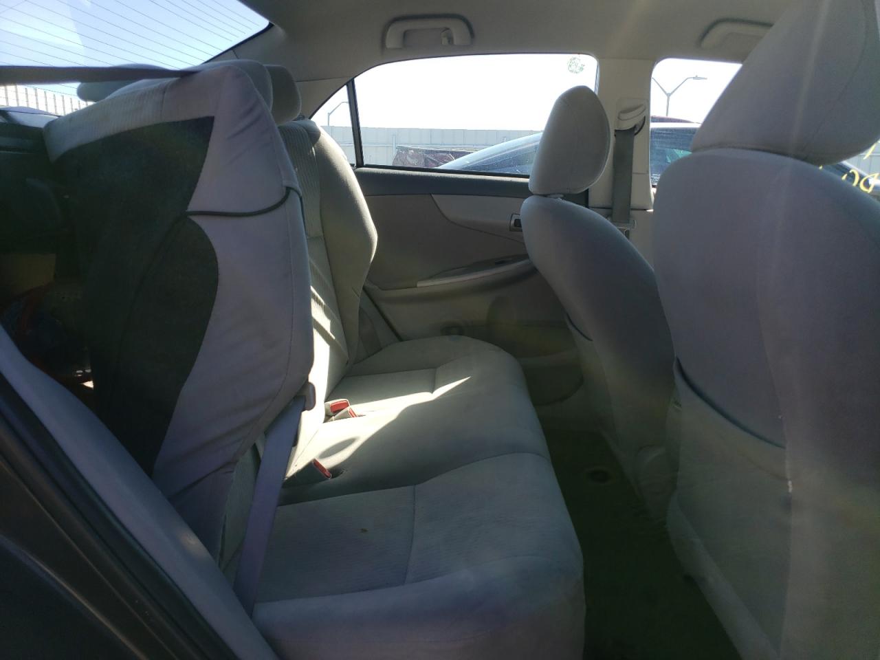 Photo 6 from auction – 2010 TOYOTA COROLLA with VIN 2T1BU4EE3AC280383