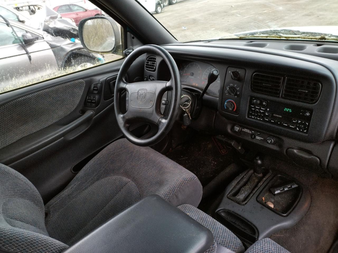Photo 9 from auction – 1998 DODGE DAKOTA with VIN 1B7GG22Y4WS587065
