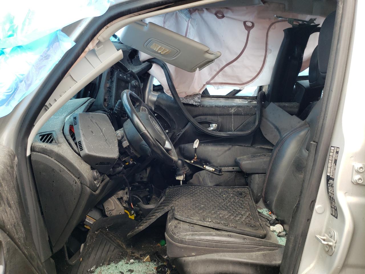 Photo 5 from auction – 2017 JEEP RENEGADE T with VIN ZACCJBCB5HPF93766