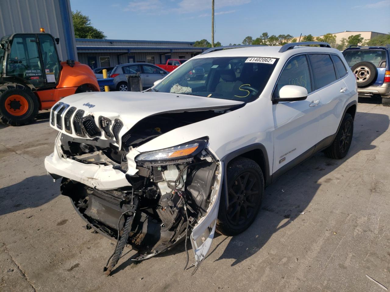 Photo 2 from auction – 2016 JEEP CHEROKEE L with VIN 1C4PJLCB3GW335982