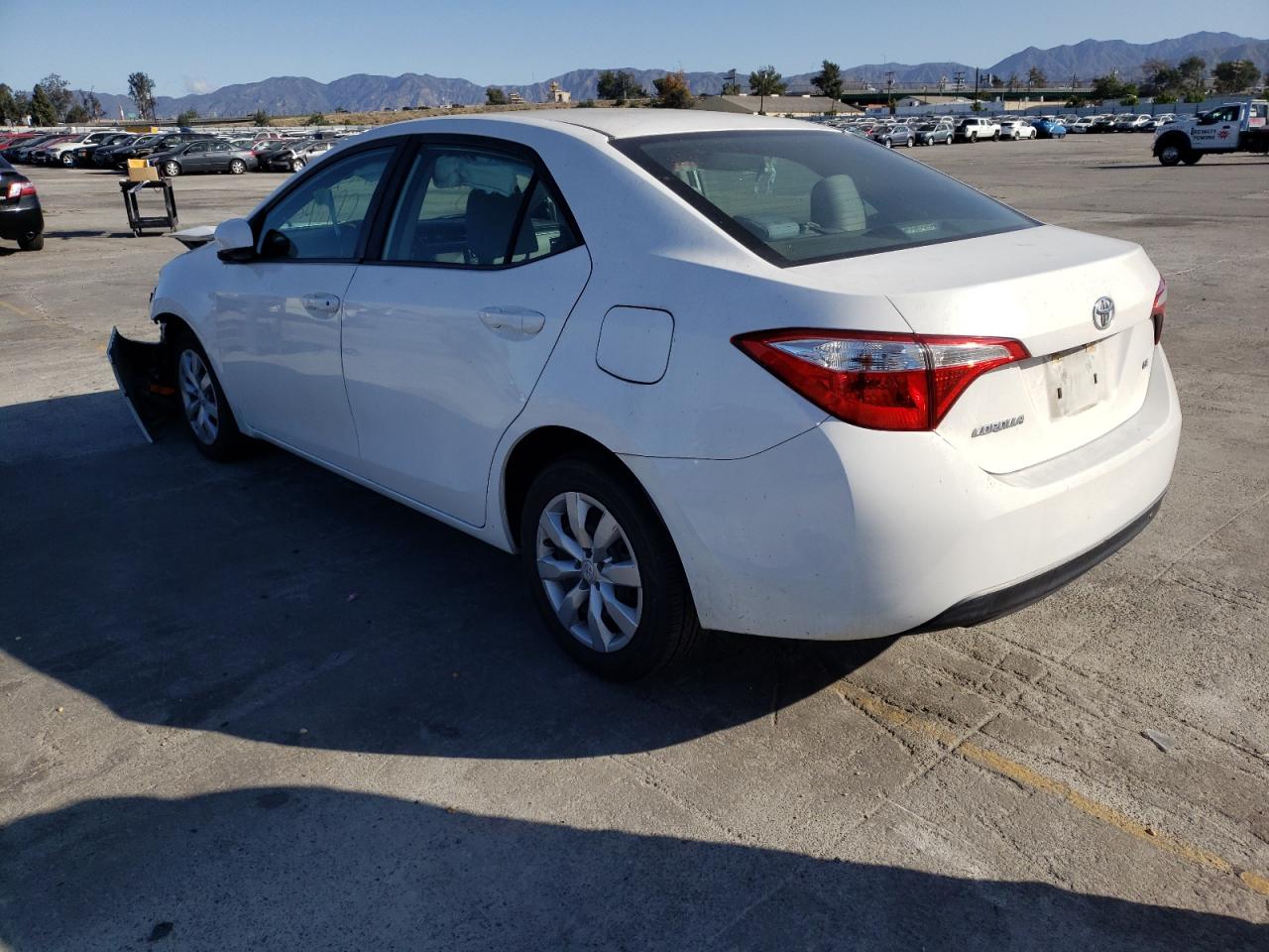 Photo 3 from auction – 2015 TOYOTA COROLLA L with VIN 5YFBURHE2FP359057