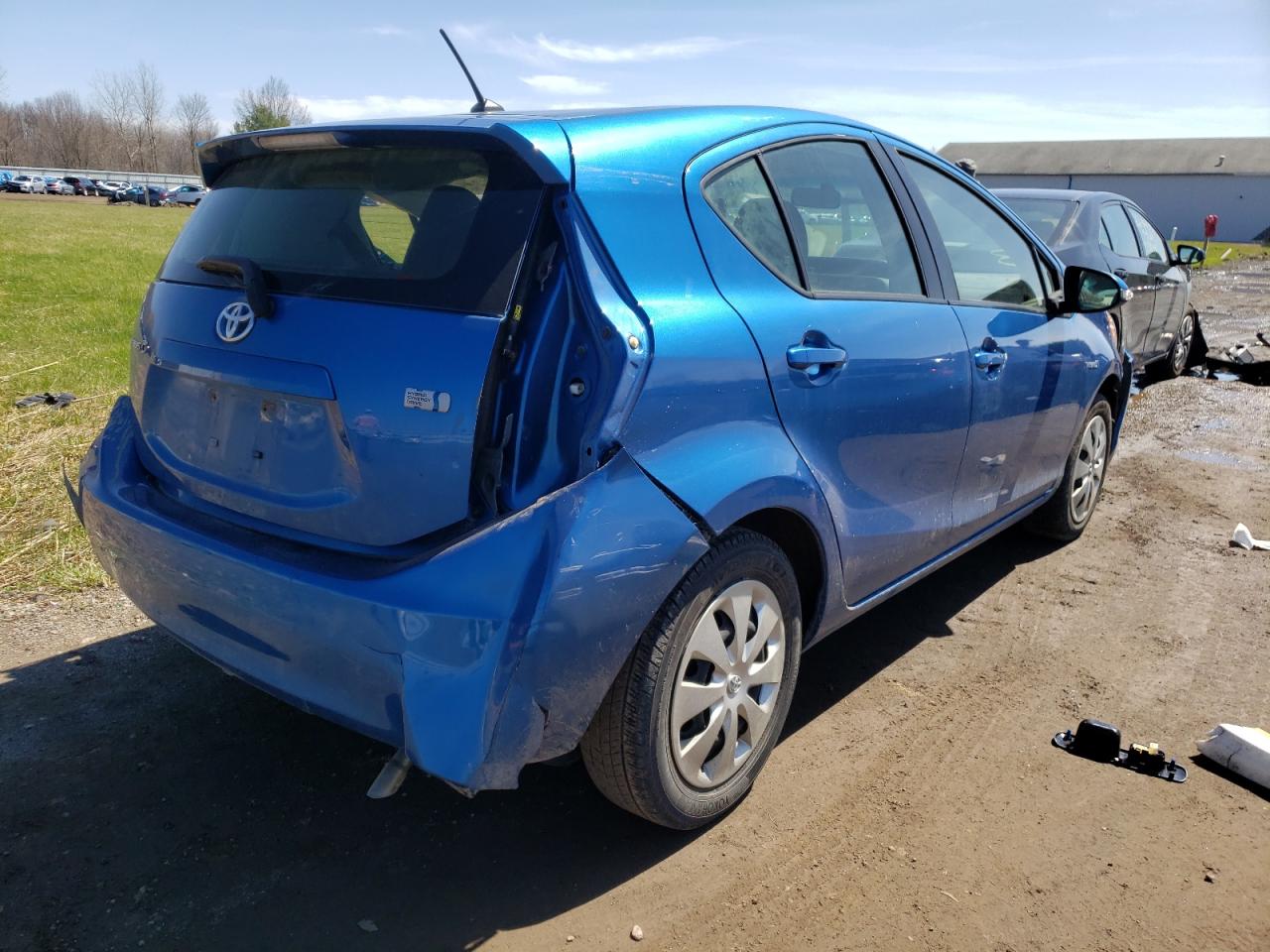 Photo 4 from auction – 2014 TOYOTA PRIUS C with VIN JTDKDTB36E1573850