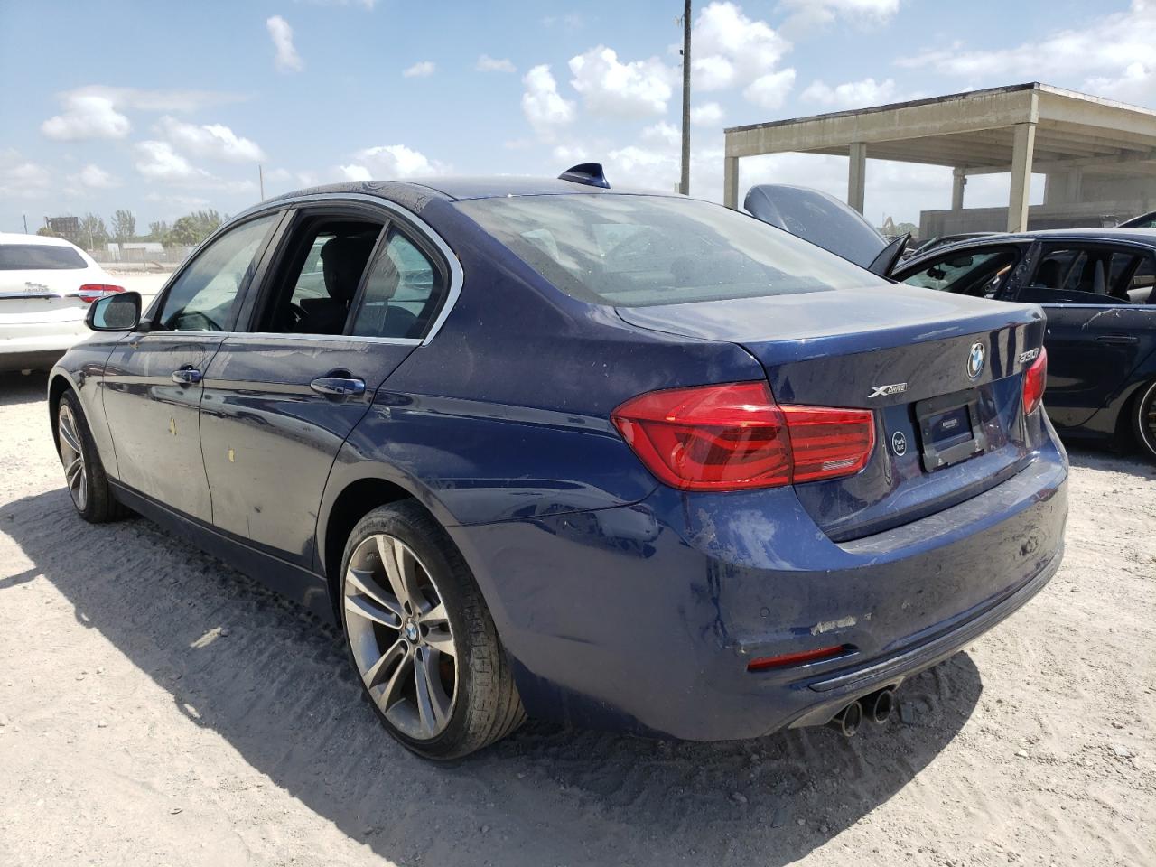 Zdjęcie 3 z aukcji – 2018 BMW 330 XI z VIN WBA8D9C51JEM34089