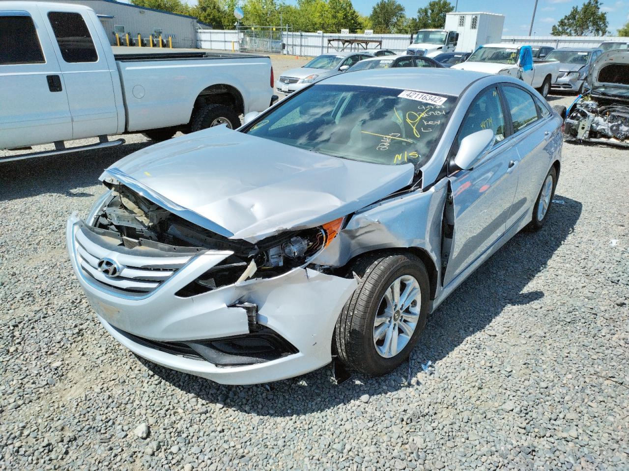 Photo 2 from auction – 2014 HYUNDAI SONATA GLS with VIN 5NPEB4AC4EH891176