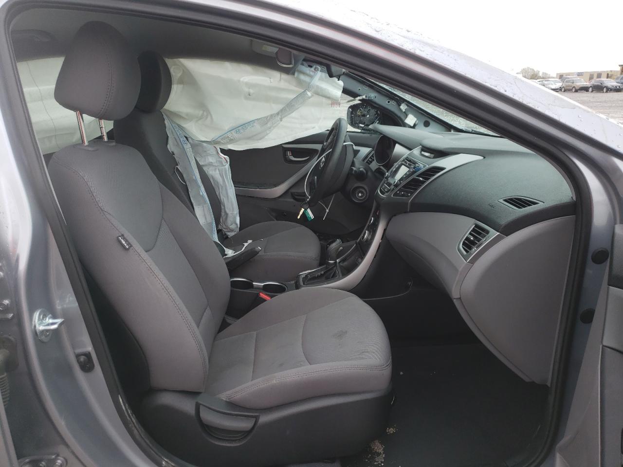 Photo 5 from auction – 2016 HYUNDAI ELANTRA SE with VIN 5NPDH4AE2GH701468