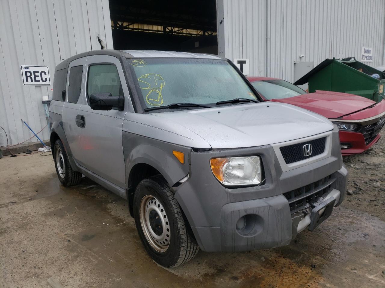 HONDA ELEMENT LX 2004 with VIN 5J6YH28394L018064 - Photo from auction