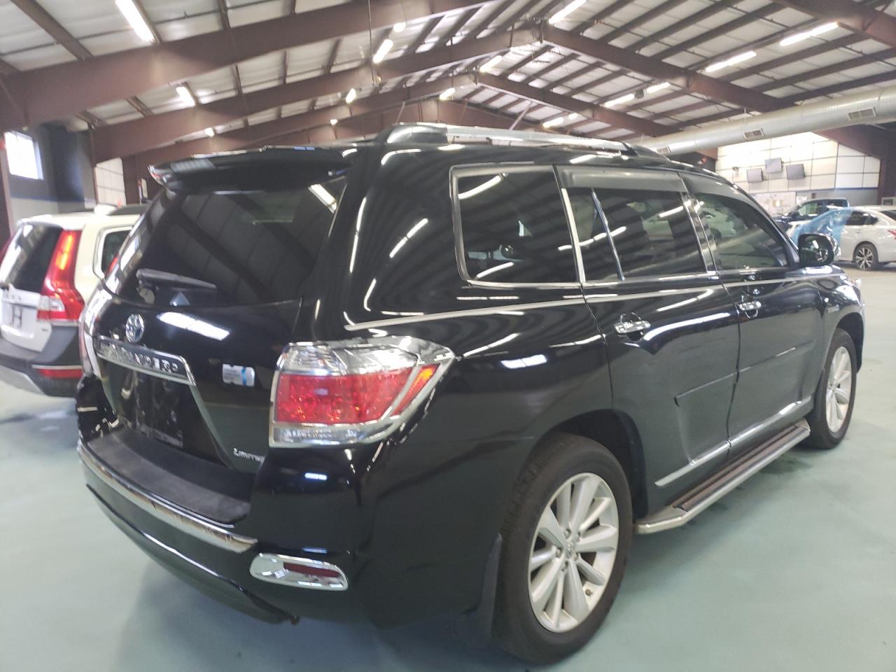 Photo 4 from auction – 2011 TOYOTA HIGHLANDER with VIN JTEDC3EH5B2002676