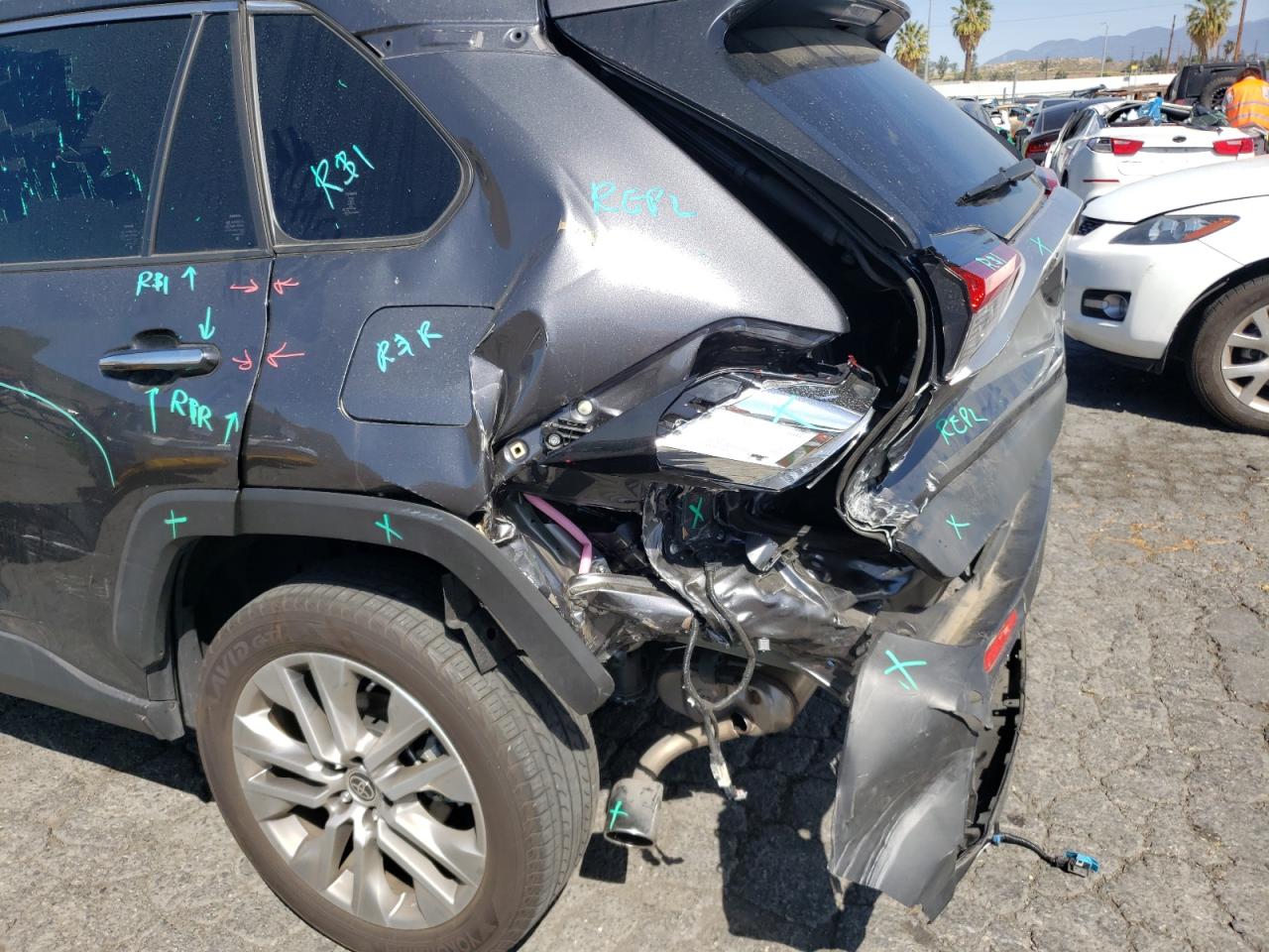 Photo 9 from auction – 2019 TOYOTA RAV4 LIMIT with VIN JTMY1RFV2KD035738