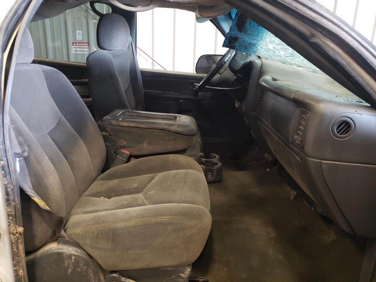 Photo 5 from auction – 2005 CHEVROLET SILVERADO with VIN 1GCHK23295F902348