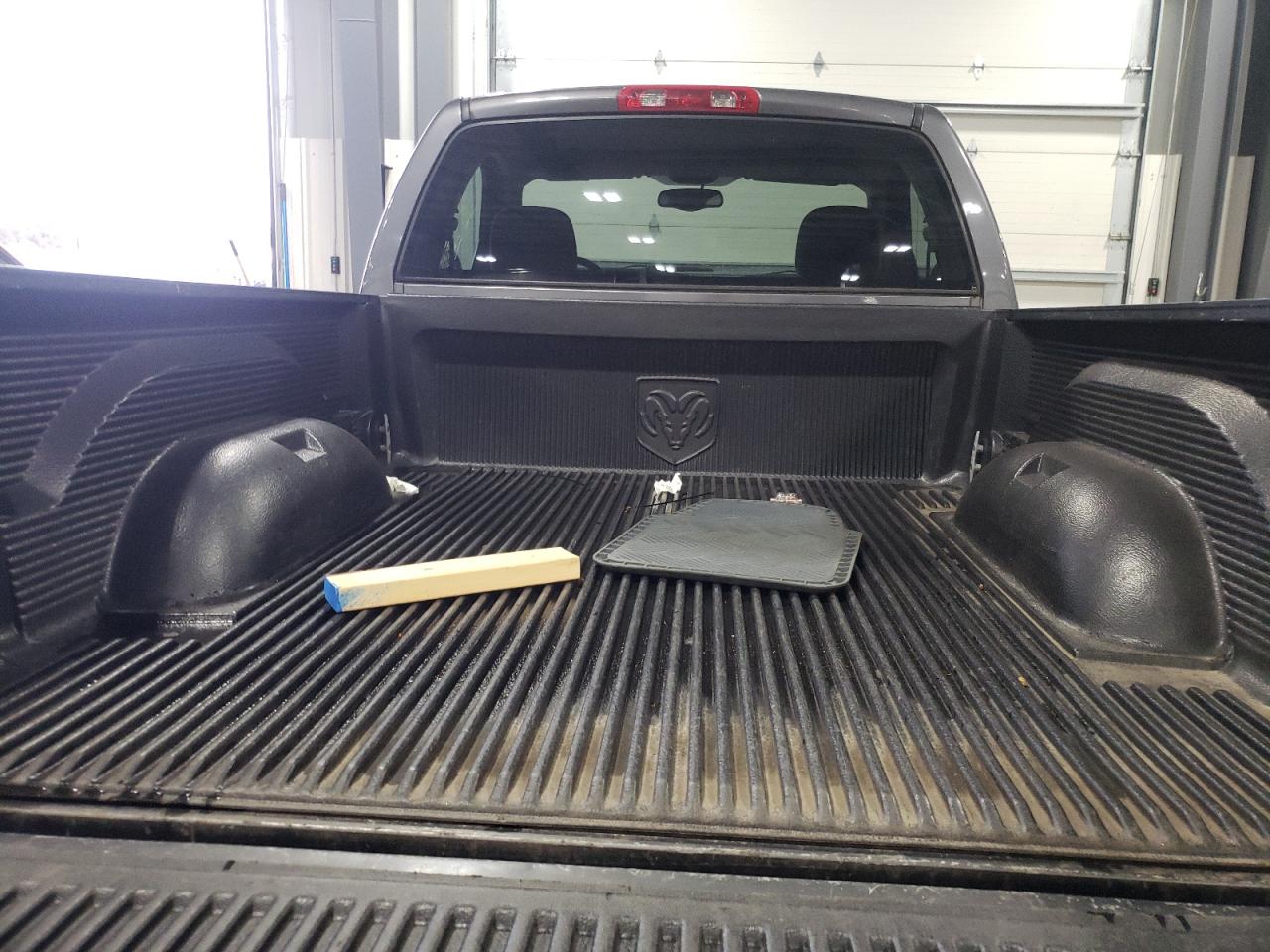 Photo 6 from auction – 2003 DODGE RAM 1500 S with VIN 1D7HU16N93J516605