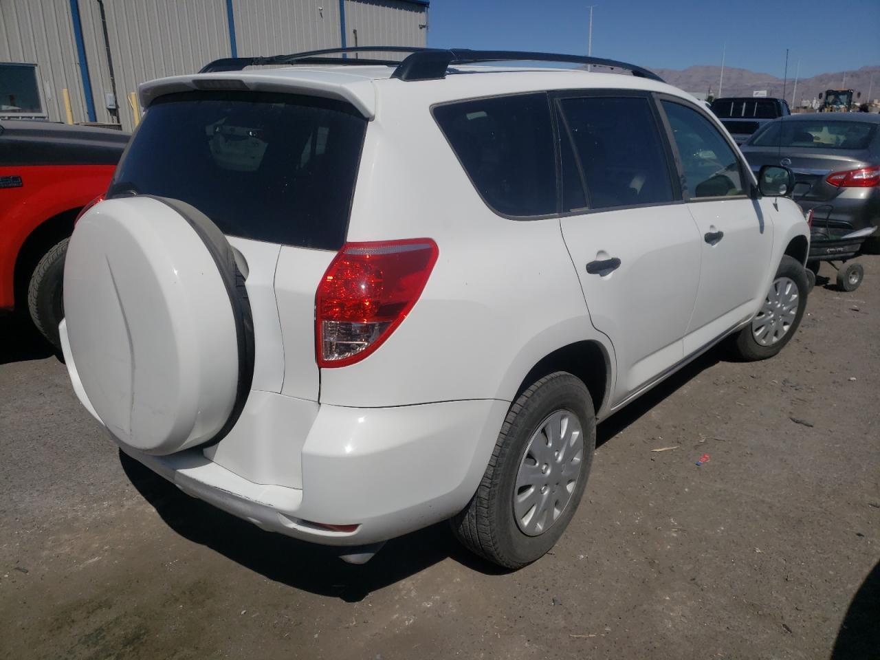 Photo 4 from auction – 2007 TOYOTA RAV4 with VIN JTMZD33VX75061924