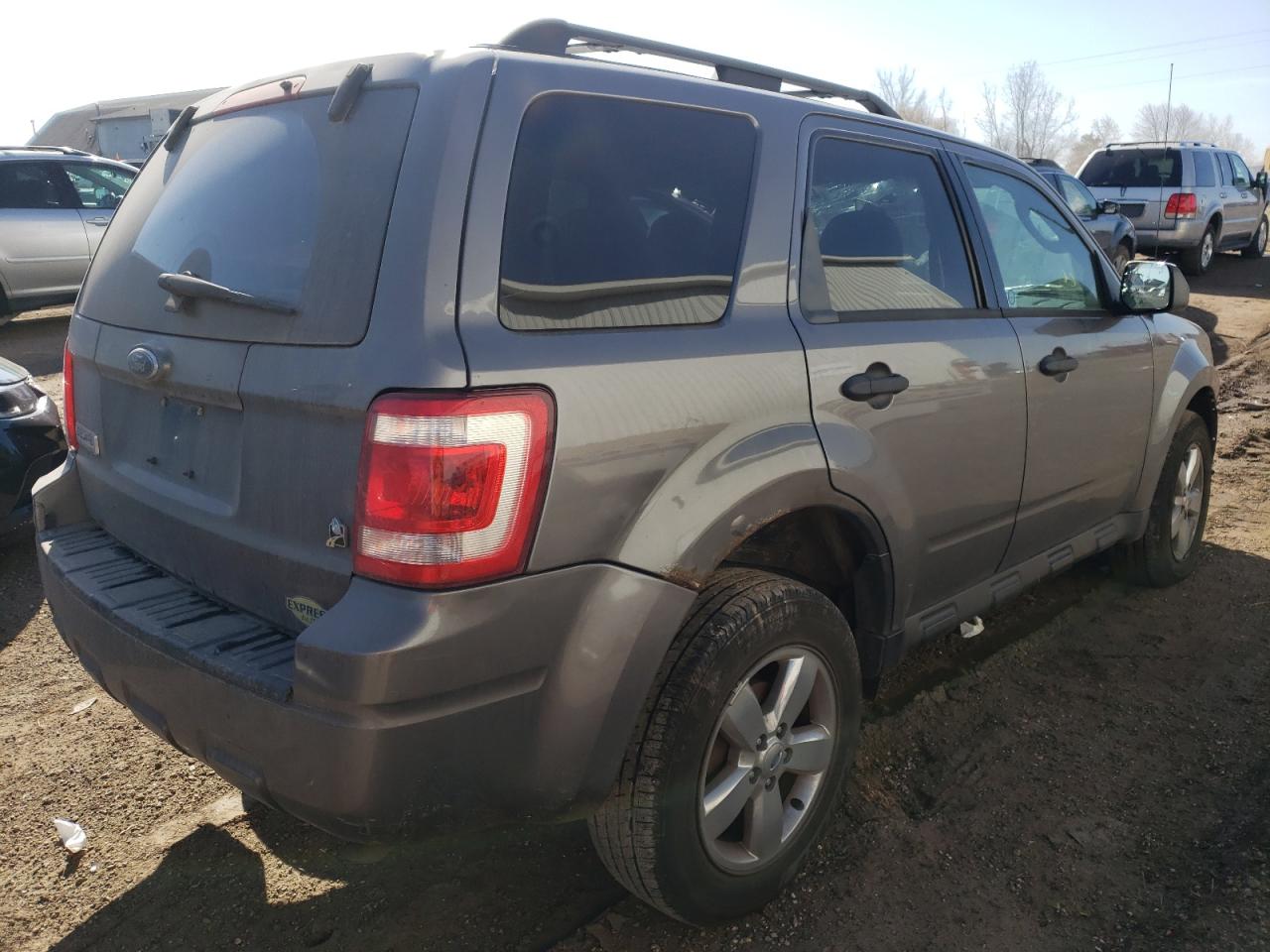 Photo 4 from auction – 2009 FORD ESCAPE XLT with VIN 1FMCU93G99KA01241