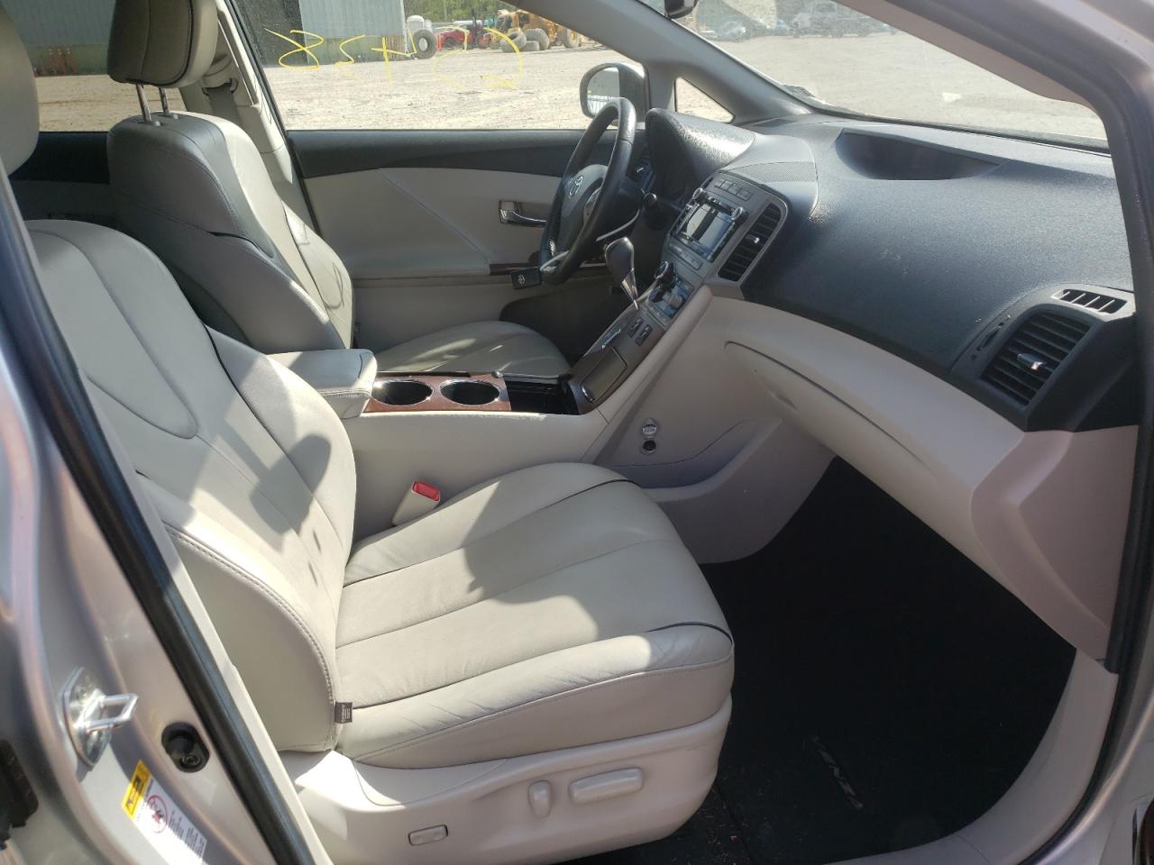 Photo 5 from auction – 2010 TOYOTA VENZA with VIN 4T3BK3BB2AU034196