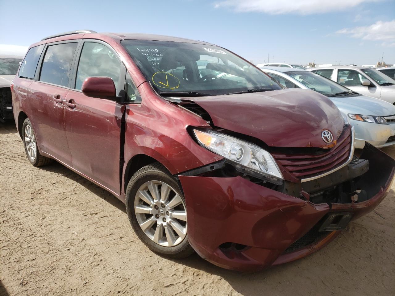 TOYOTA SIENNA LE 2015 with VIN 5TDJK3DC6FS099286 - Photo from auction