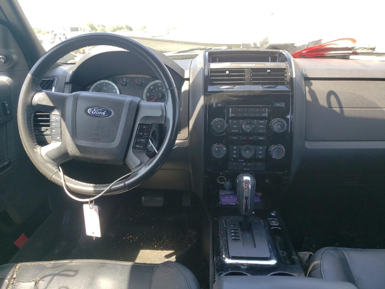 Photo 9 from auction – 2011 FORD ESCAPE LIM with VIN 1FMCU0E71BKA25614