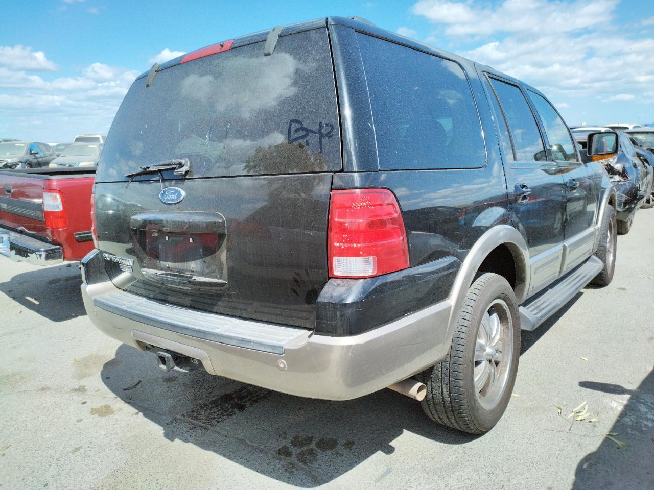 Photo 4 from auction – 2003 FORD EXPEDITION with VIN 1FMFU18L53LA25753