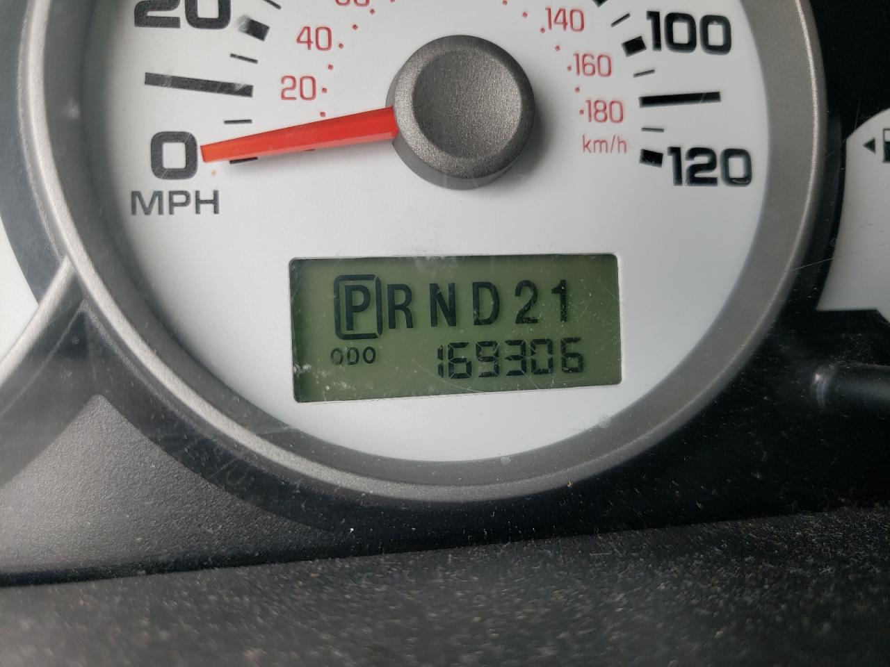 Photo 8 from auction – 2005 FORD ESCAPE XLS with VIN 1FMYU02Z85KD74639