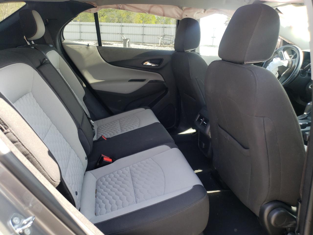 Photo 6 from auction – 2018 CHEVROLET EQUINOX LT with VIN 3GNAXJEV4JL115352