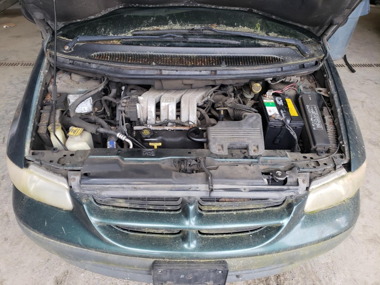 Photo 7 from auction – 1998 DODGE GRAND CARA with VIN 2B4GP44R0WR833853