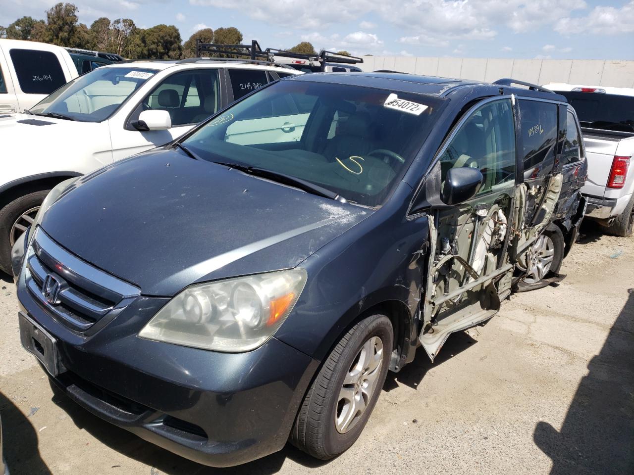 Photo 2 from auction – 2005 HONDA ODYSSEY EX with VIN 5FNRL38635B419882