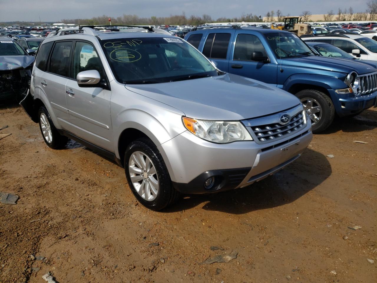 SUBARU FORESTER T 2011 with VIN JF2SHBHC8BH777866 - Photo from auction