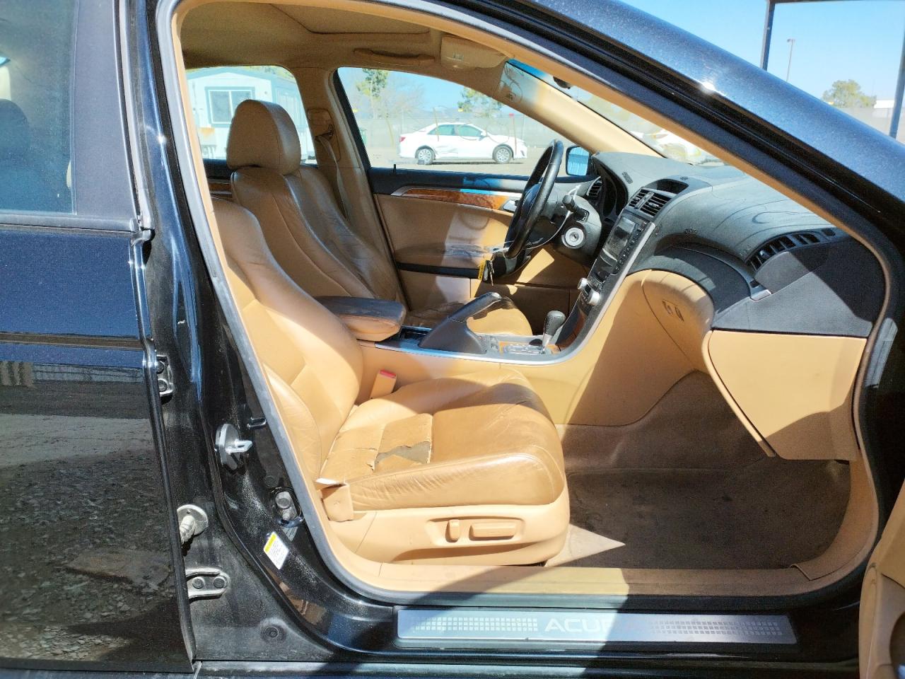 Photo 5 from auction – 2005 ACURA TL with VIN 19UUA66245A059517