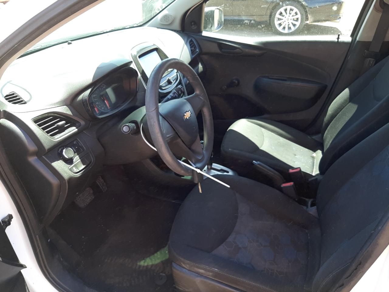Foto 5 de la subasta – 2017 CHEVROLET SPARK LS con VIN KL8CB6SA0HC723575
