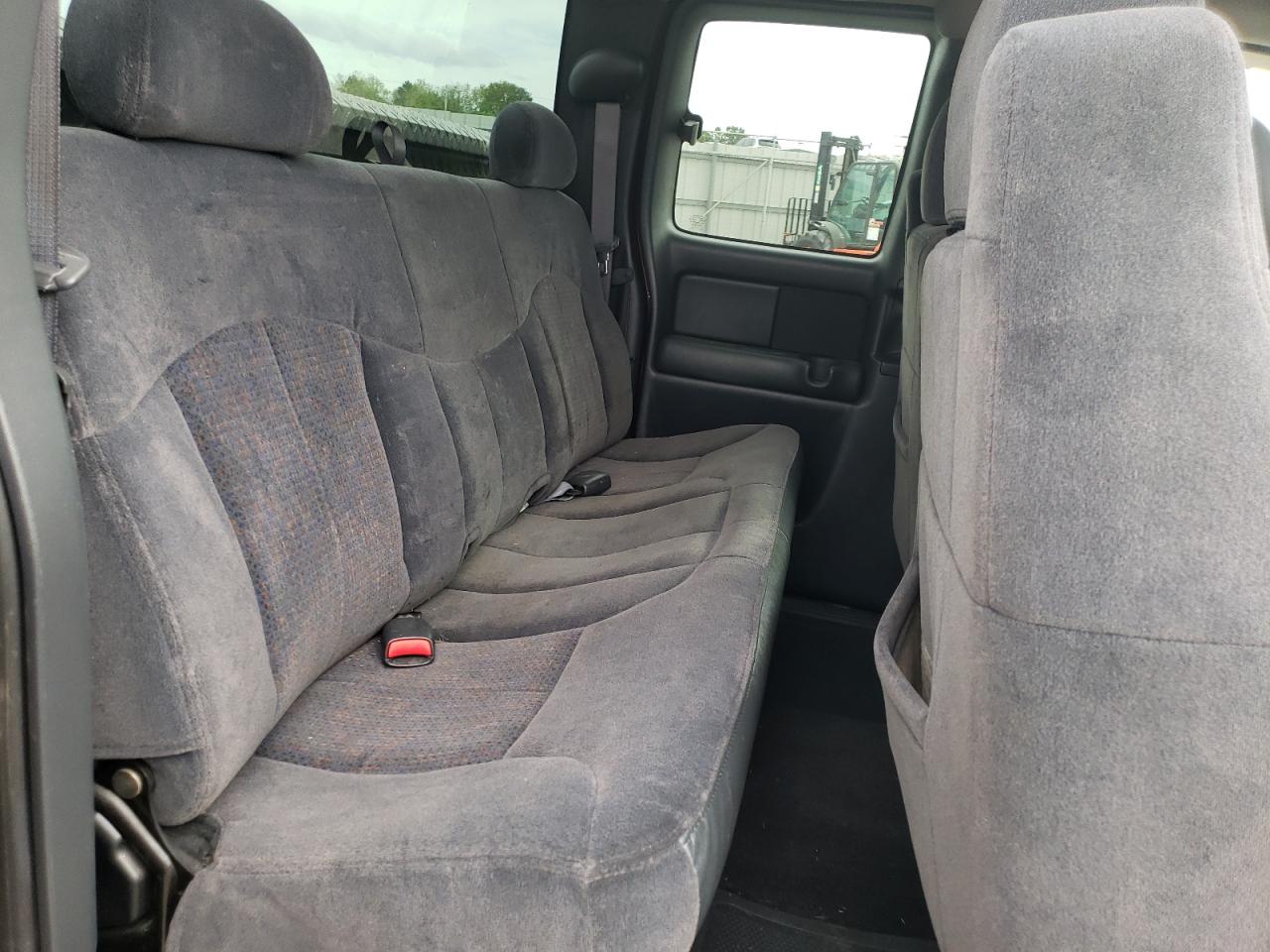 Photo 6 from auction – 2001 CHEVROLET SILVERADO with VIN 2GCEC19T811198977